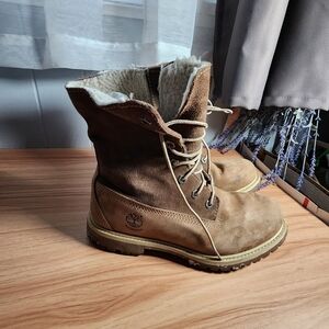 Timberland Tan Shearling-Lined Boots Size 7